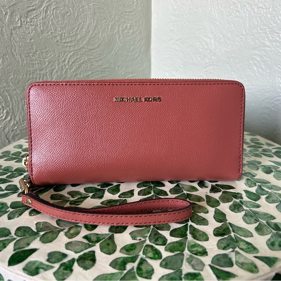 Michael Kors Leather Continental Wristlet - Picture 1 of 4